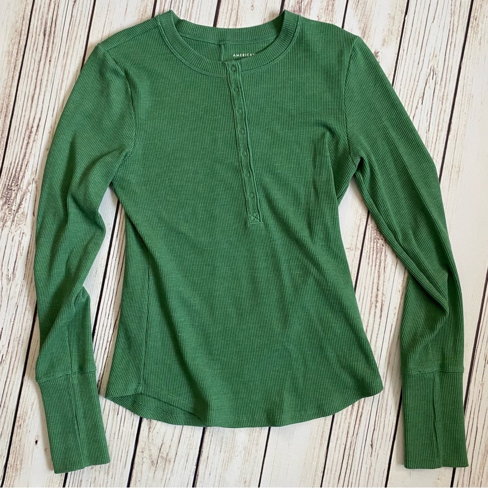 American Eagle green long sleeve Henley